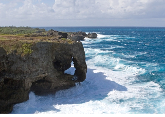 タクシーで那覇や観光地を巡るなら…地元の事情に詳しい【光タクシー】に予約を